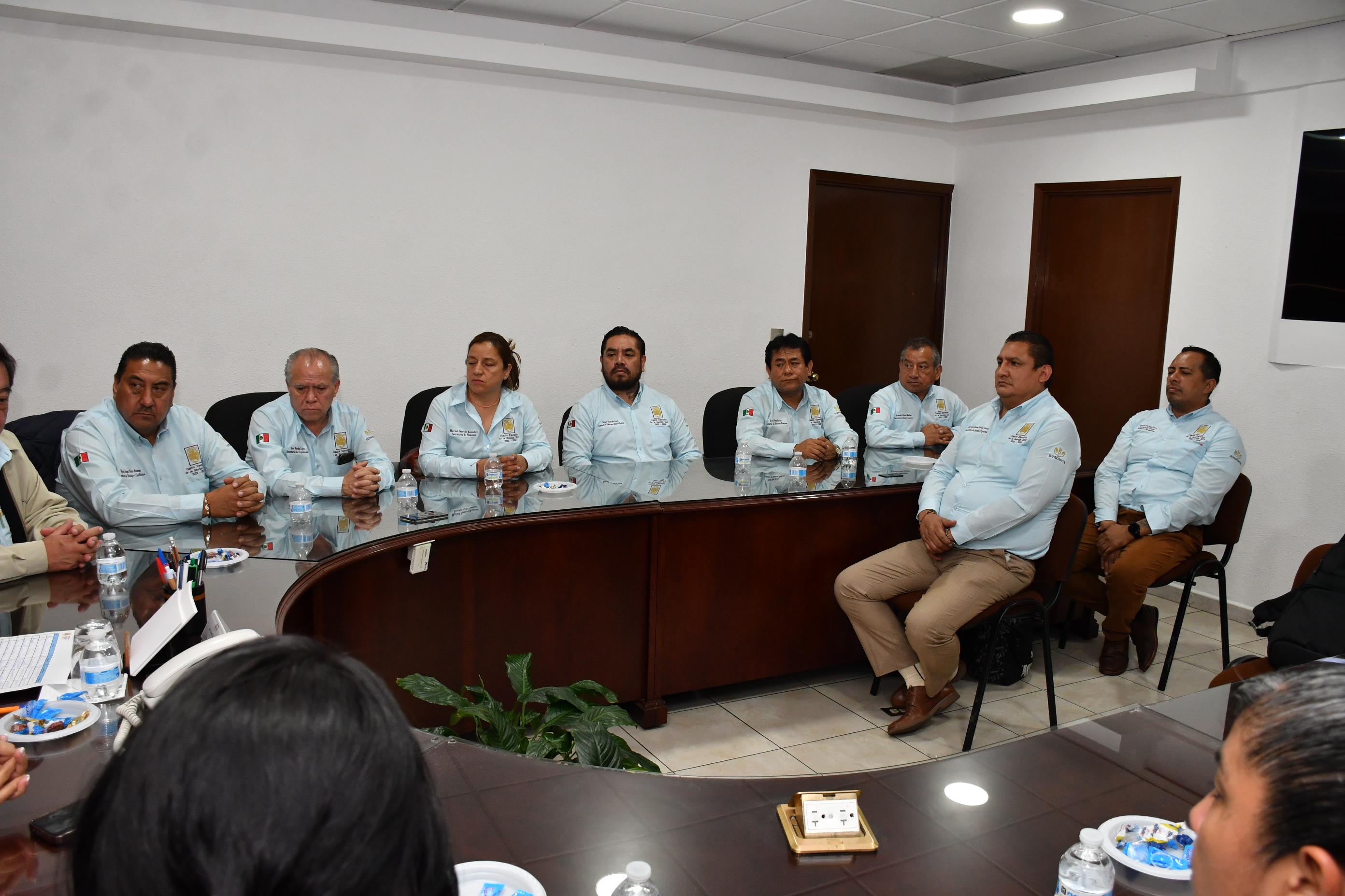 Reunión con compañeras y compañeros de la Sección XLV, SUPERISSSTE